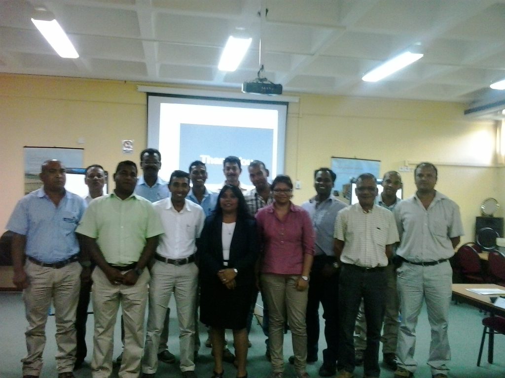 leadership and management courses
